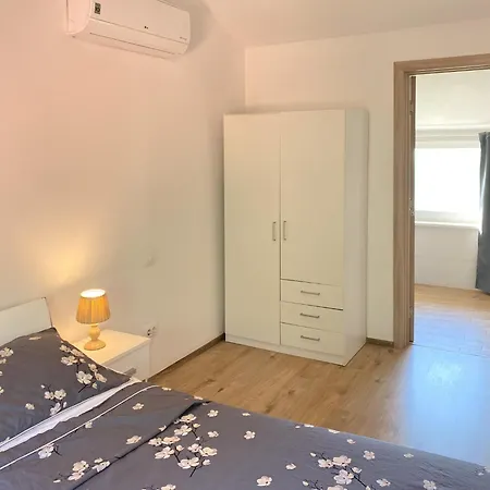 S Privatnim Bazenom Ližnjan