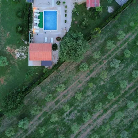 Villa S Privatnim Bazenom *