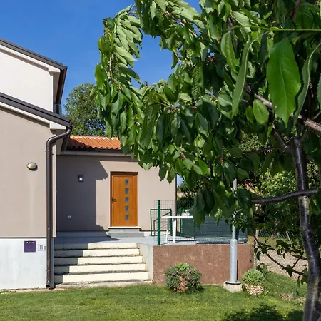 Villa S Privatnim Bazenom Ližnjan