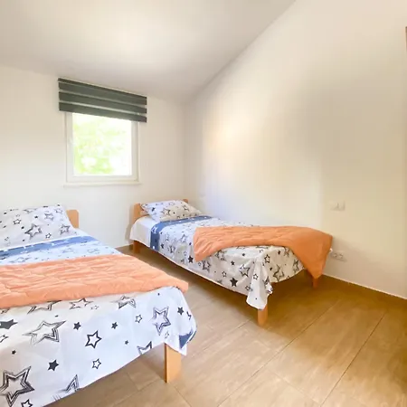 S Privatnim Bazenom Villa