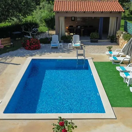 Villa S Privatnim Bazenom Ližnjan
