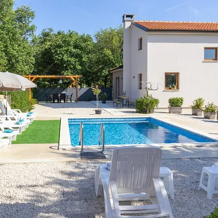 S Privatnim Bazenom Villa Ližnjan