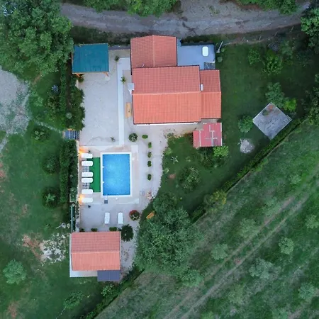 Villa S Privatnim Bazenom *