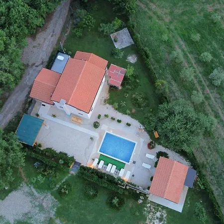 S Privatnim Bazenom * Ližnjan