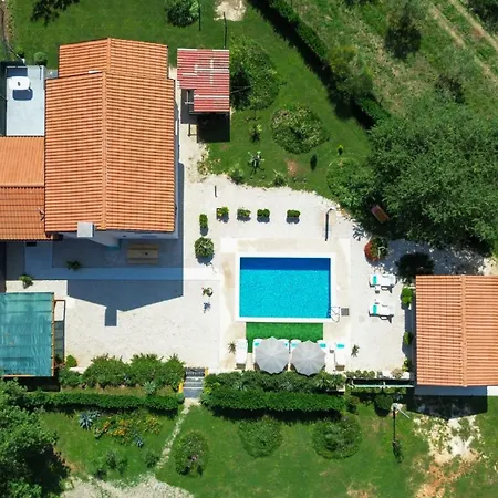 Villa S Privatnim Bazenom *